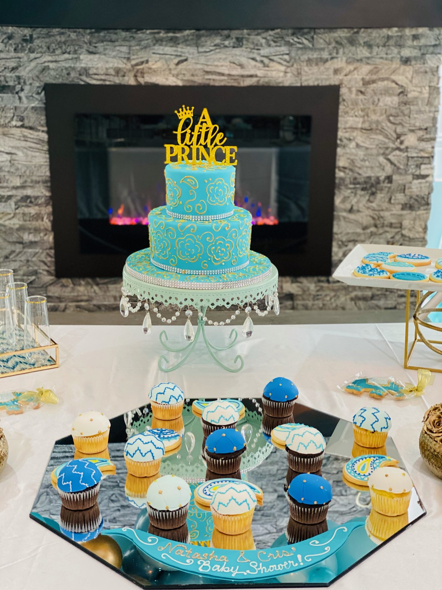 Baby shower cake with matching cupcakes and cookies